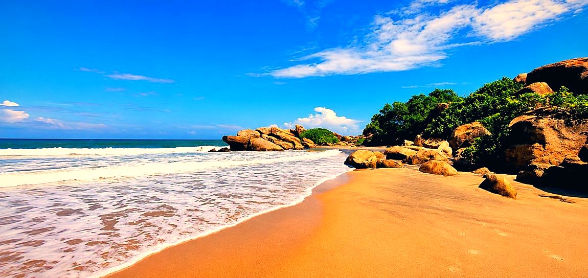 Peanut Farm surf break, Arugam Bay