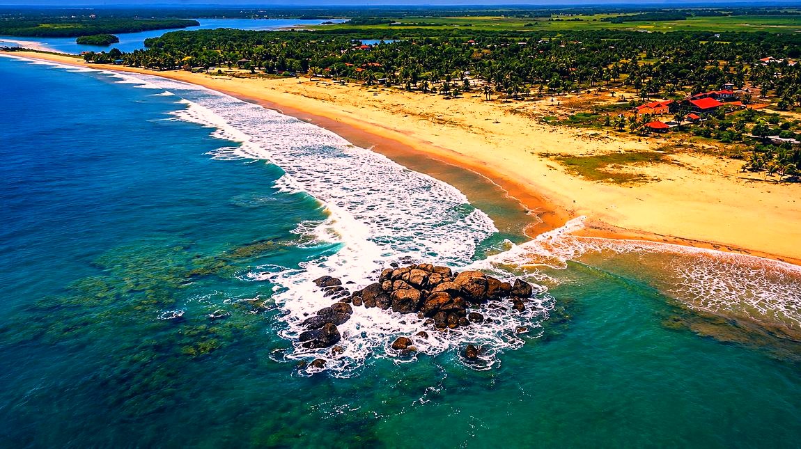 Whisky Point surf break, Arugam Bay